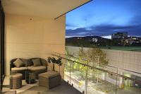 B&B Canberra - Perfectly Located Modern Apartment - Canberra CBD - Bed and Breakfast Canberra