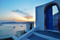 Fira White Residence - Ferienwohnung
