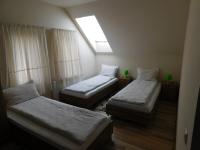 Dreibettzimmer mit eigenem Bad