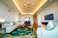 Apartament typu Grand Suite z widokiem na pole golfowe