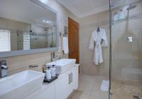 Luxury Suite 6