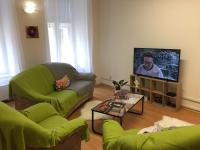B&B Košice - BIG Partyyy Apartment for 8 people - Bed and Breakfast Košice