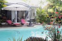 Maison meublée avec piscine près du Lagon - Chambres d’hôtes La Saline les Bains