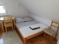 Basic Triple Room with Shared Bathroom