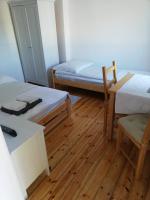 Basic Triple Room with Shared Bathroom