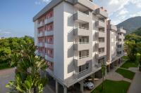 Apartamento Ubatuba, AR, Varanda Gourmet, Piscinas e 300mt Praia - B&B Ubatuba