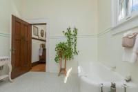 Suite mit Kingsize-Bett und Balkon