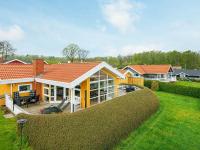 B&B Hejls - 8 person holiday home in Sj lund - Bed and Breakfast Hejls