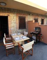 Apartment (2-4 Adults)