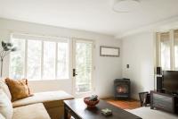 Mercer Island Apartment in the Woods Pets Allowed - B&B Mercer Island