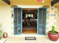 El Camino country cottage with terrace and stunning views - Chambres d’hôtes Hepburn Springs