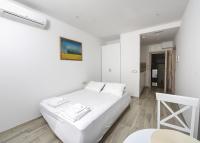 Monolocale con Balcone e Vista Mare