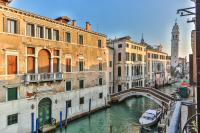 Ca Dei Greci Canal View - B&B Venice