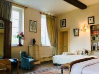 Deluxe Room (2 Adults + 1 Child)