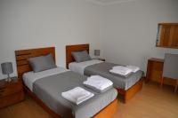 Twin Room with Mountain View (shared bathroom)