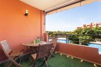 Apartamento con vistas a la piscina 