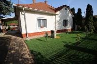 B&B Hajduszoboszlo - Csipkeház Apartmanok Hajdúszoboszló - Bed and Breakfast Hajduszoboszlo