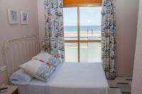 Doppelzimmer mit Balkon und Meerblick