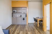 King Room with Roll-In Shower - Disability Access