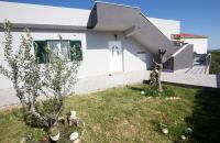 Holiday House M&A&K with swimming pool - Ferienwohnung Kaštel Štafilić