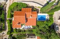 Villa Skalinada - Pool, Sea View & Private Path to Beach I Baška Voda - B&B Baška Voda