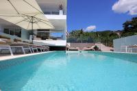 New apartment with swimming pool near the beach - B&B Ičići