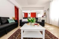 Elegant Apartment Šibenik Center with Balcony & Private Parking - B&B Sebenico