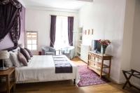 Kamer met Kingsize Bed en Uitzicht op de Bergen