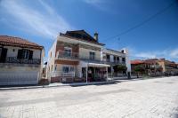 Golden Attic - Ferienwohnung Nea Roda