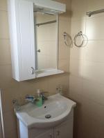 Tweepersoonskamer met 2 Aparte Bedden en Badkamer