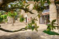 Masia Can Pou - B&B