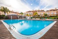 Cabanas Beach House - Pool view - B&B