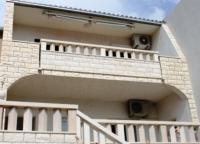 Apartment Irena Bol - B&B