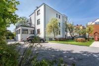 Villa Allegra Apartamenty z ogrodem i salą zabaw ,darmowy parking i leżaki, 5minut do morza - B&B Gdynia
