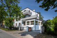Villa Allegra Apartamenty z ogrodem i salą zabaw ,darmowy parking i leżaki, 5minut do morza - B&B Gdynia