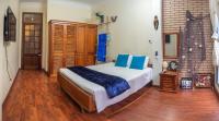 Queen Room with Garden View
