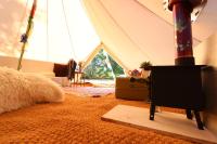 B&B Holt - Mulberry Meadow Bell Tent - Bed and Breakfast Holt