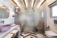 Emfasis Luxury Villa with heated Jacuzzi-Sunset view - Chambres d'hôtes Fira