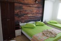 Camera Tripla Classic