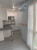 studio4 27m2 Terrasse Parking Piscine - B&B Saint-Laurent-du-Var