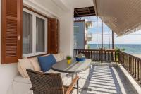 Chalkidiki Beachfront Apartment - Bed and Breakfast Néa Irákleia