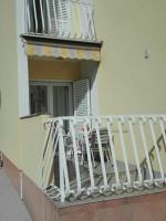 Apartment with Garden View