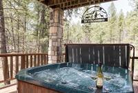 B&B Ruidoso - Cedar Creek Retreat, 4 Bedrooms, Sleeps 10, WiFi, Hot Tub, Gas Grill - Bed and Breakfast Ruidoso