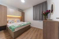 One-Bedroom Apartment with Balcony with Side Sea View