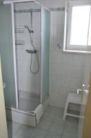 Tweepersoonskamer met 2 Aparte Bedden en Eigen Externe Badkamer