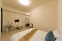 Habitación con cama grande