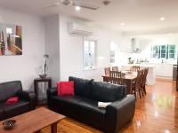 4 bedroom house - Walk to Southbank - Chambres d'hôtes Brisbane