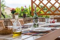 House Mihaela - B&B Miholašćica