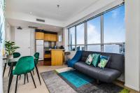 B&B Auckland - One Bedroom Apartment - Pool, Gym & Tennis Courts! - Bed and Breakfast Auckland