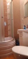 Dreibettzimmer mit Gemeinschaftsbad